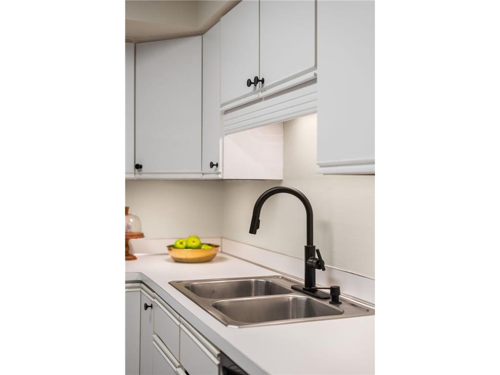 3030 Saint Albans Mill Road #115 Minnetonka MN 55305 7080001 image16
