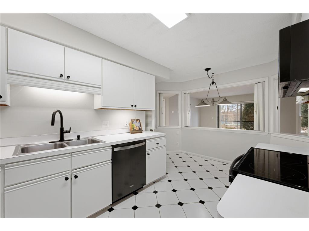 3030 Saint Albans Mill Road #115 Minnetonka MN 55305 7080001 image18