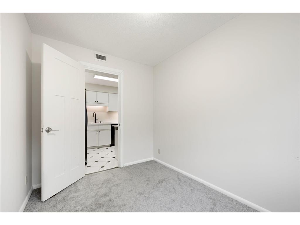3030 Saint Albans Mill Road #115 Minnetonka MN 55305 7080001 image29