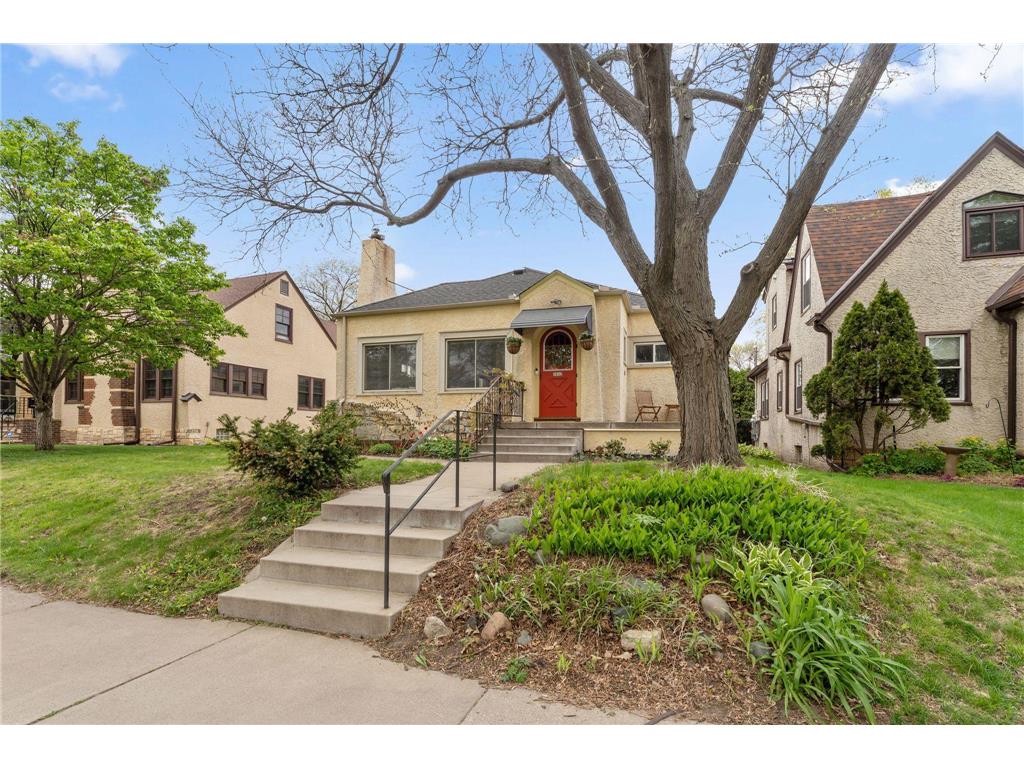 3032 E Minnehaha Parkway Minneapolis MN 55406 7061209 image1