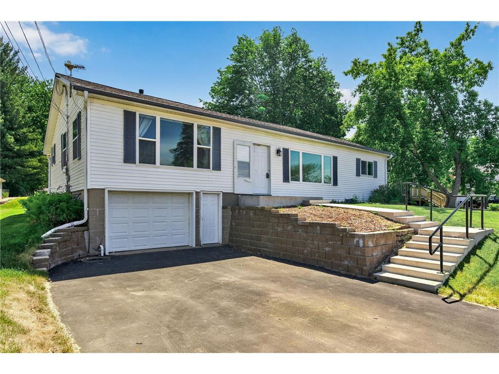 30325 Elm Street Lindstrom MN 55045 7085518 image1