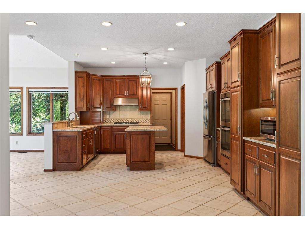 3034 Edgewater Drive Woodbury MN 55125 - Colby Lake 7091056 image27