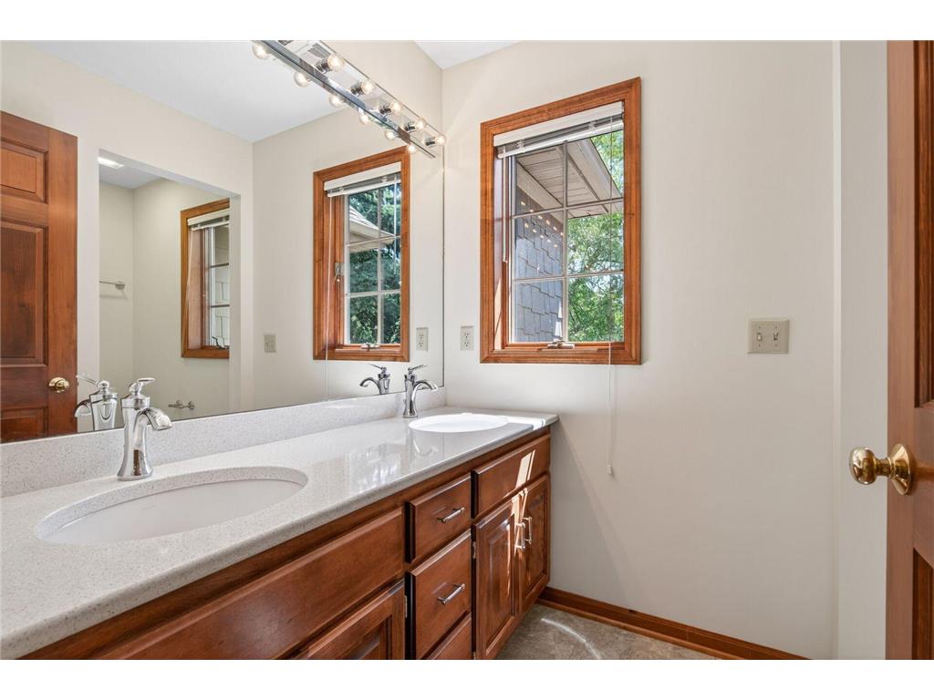 3034 Edgewater Drive Woodbury MN 55125 - Colby Lake 7091056 image39