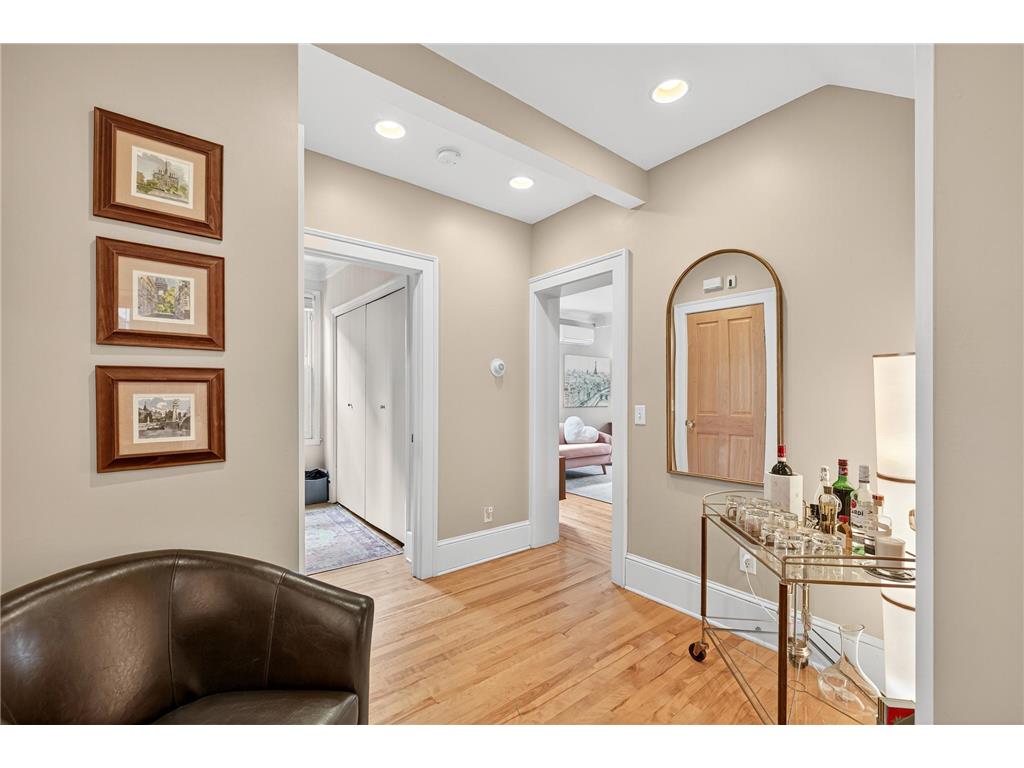 3035 Irving Avenue S Minneapolis MN 55408 7081127 image11