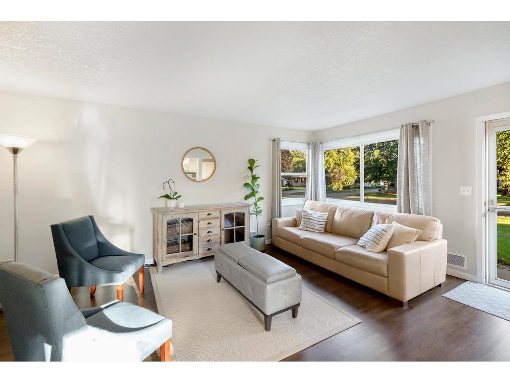 3039 Ensign Avenue N New Hope MN 55427 6784703 image1