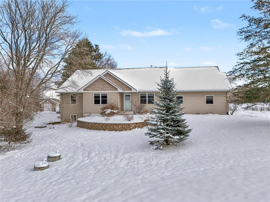 304 138th Avenue Houlton WI 54082 6796968 image1