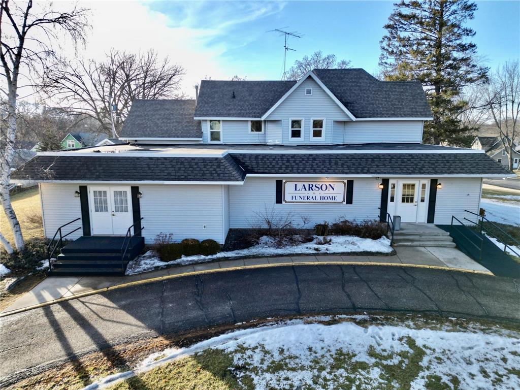 304 3rd Street SE Pelican Rapids MN 56572 6484421 image1