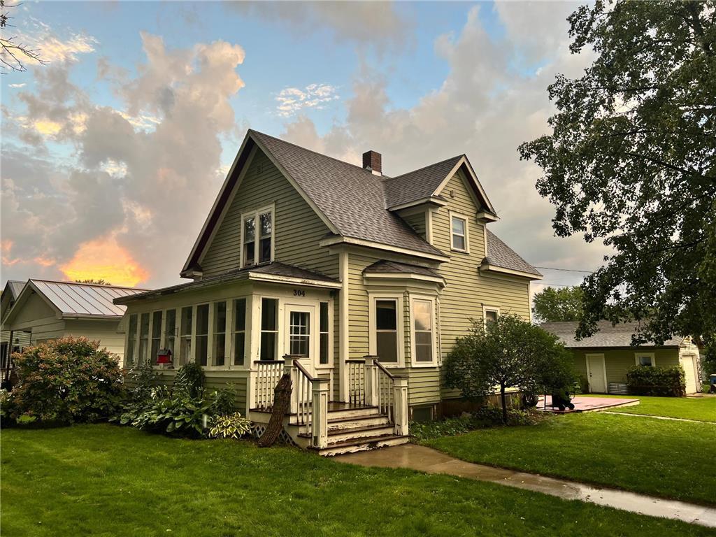 304 4th Street N, Ellendale, MN 56026 MLS 6253106 Edina Realty