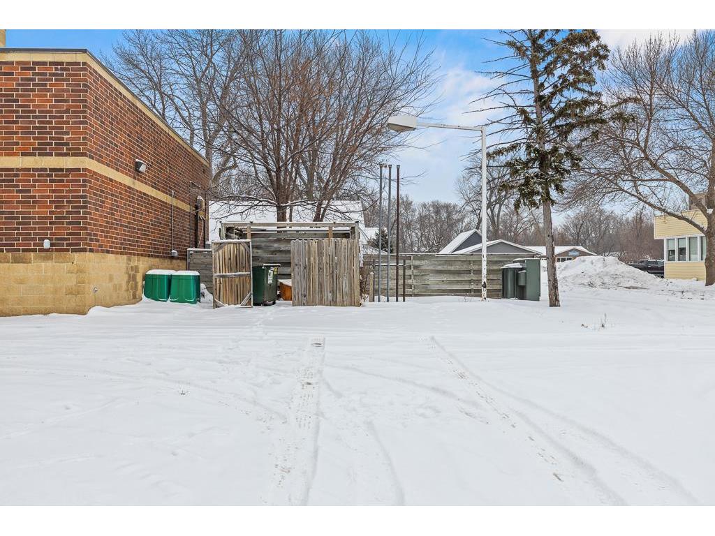 304 E College Drive Marshall MN 56258 6824657 image19