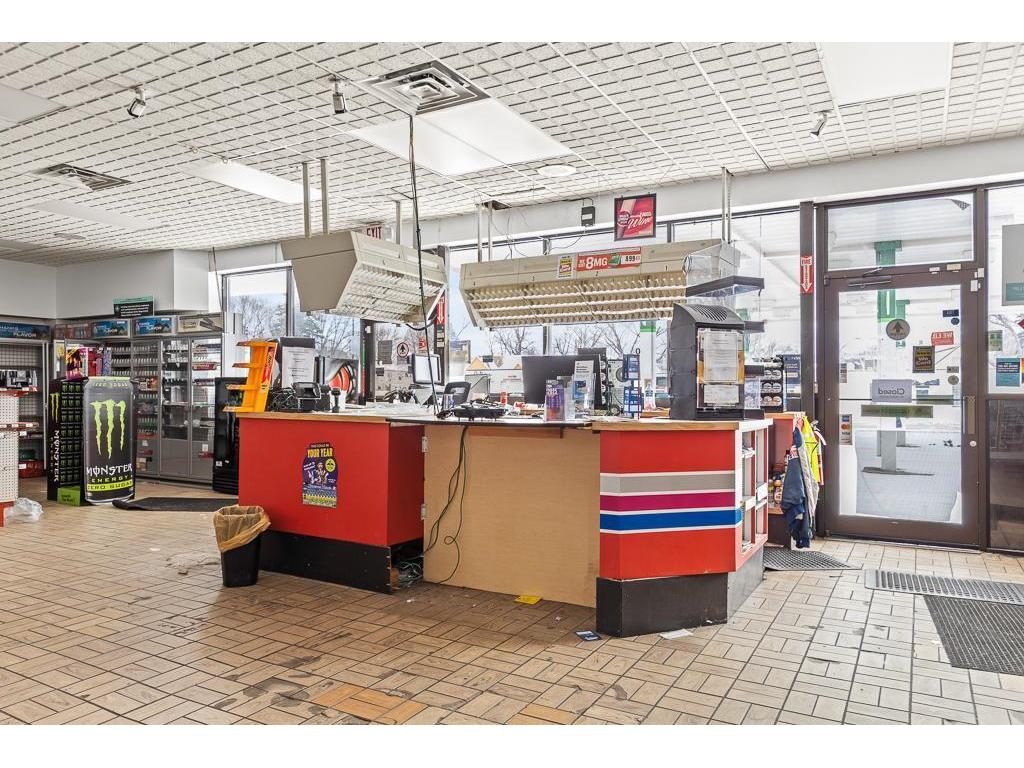 304 E College Drive Marshall MN 56258 6824657 image28