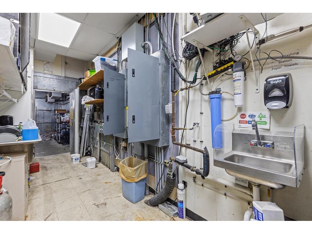 304 E College Drive Marshall MN 56258 6824657 image32