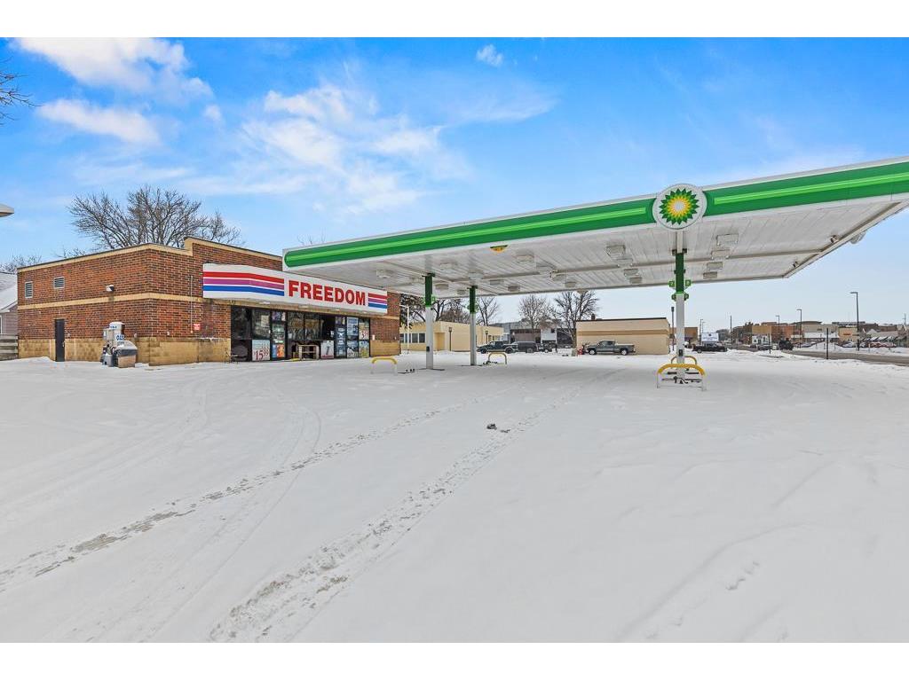 304 E College Drive Marshall MN 56258 6824657 image37