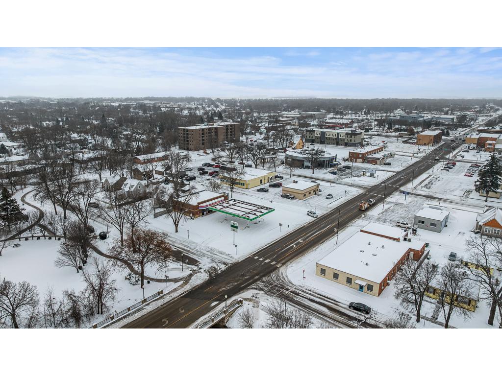 304 E College Drive Marshall MN 56258 6824657 image7