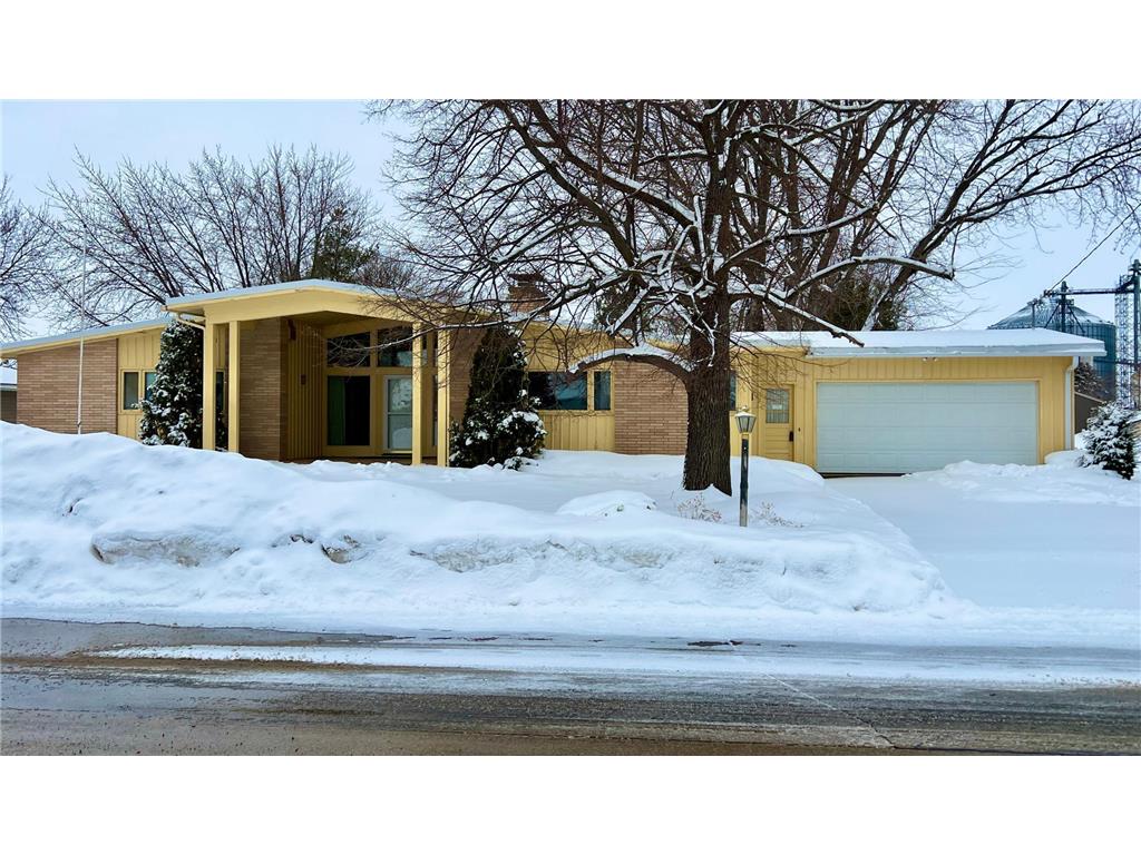 304 Independence Avenue S Clarks Grove MN 56016 6322026 image1