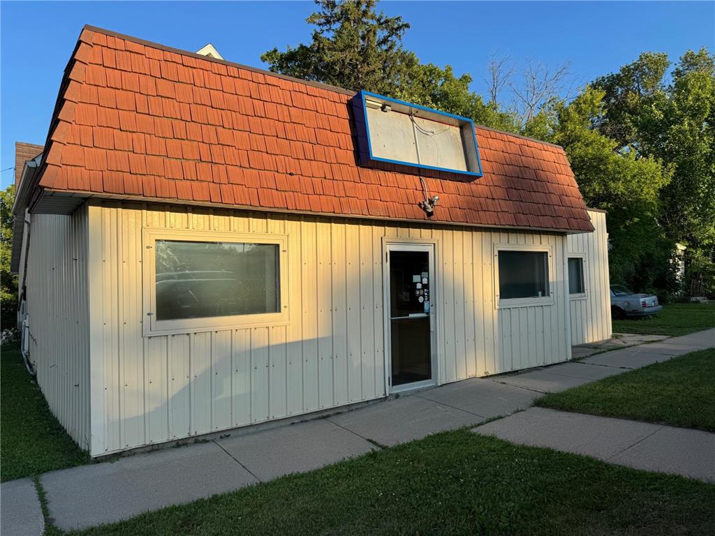 304 Riverside Avenue S Thief River Falls MN 56701 6788049 image1