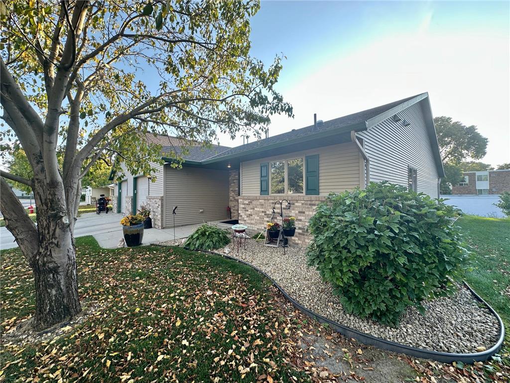 304 SE Valley View Drive Willmar MN 56201 6793696 image1