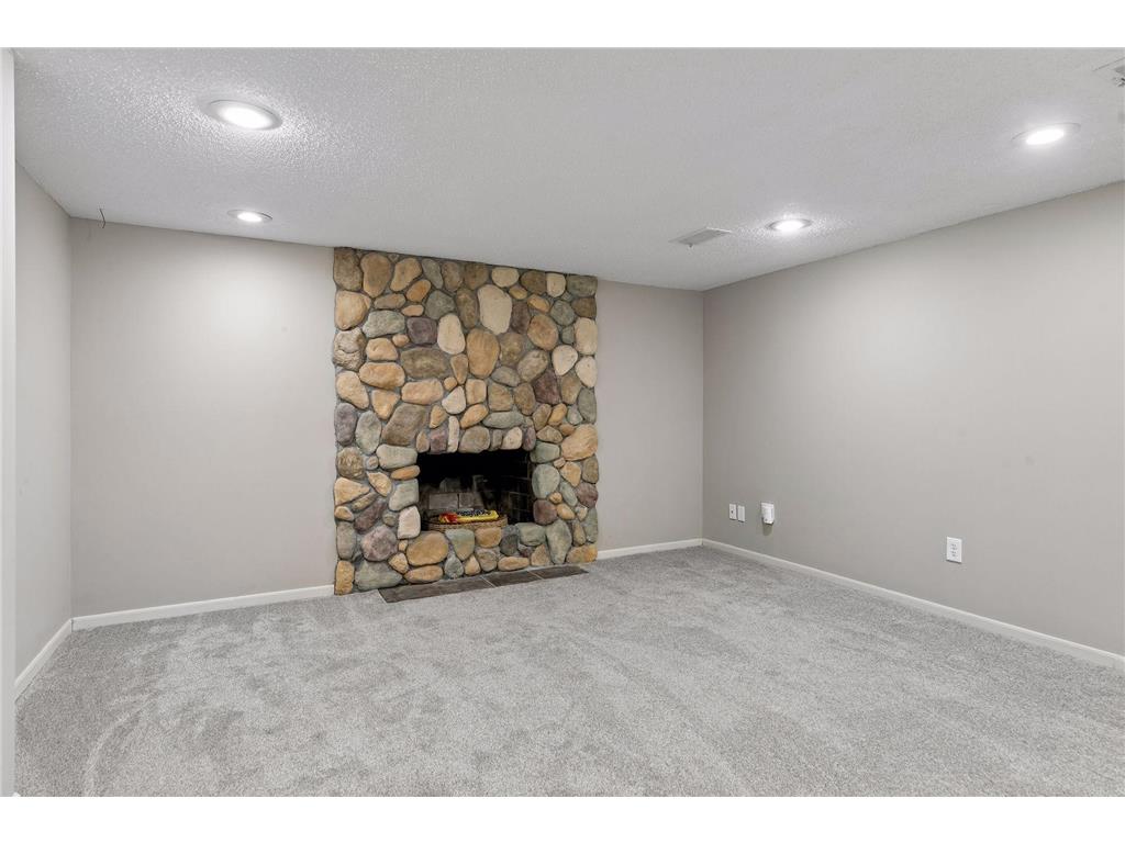 304 Valley High Road Burnsville MN 55337 7043768 image33