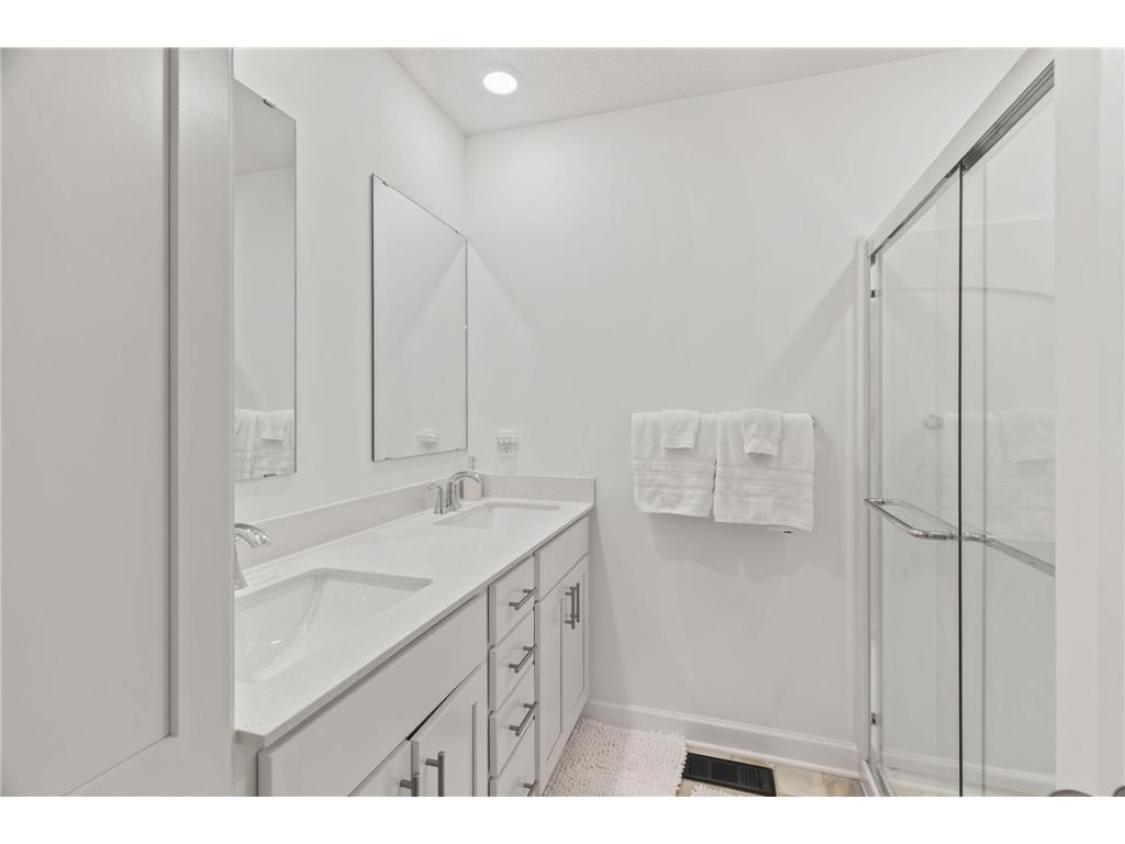 3040 Cedar Street Little Canada MN 55117 7043979 image16