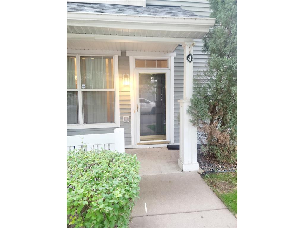 3049 Chamberlain Street N #4 Maplewood MN 55109 7020417 image1