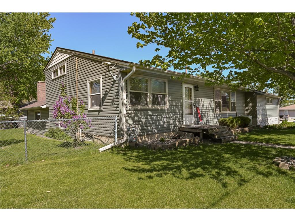 305 4th Avenue NW Dodge Center MN 55927 7072248 image3
