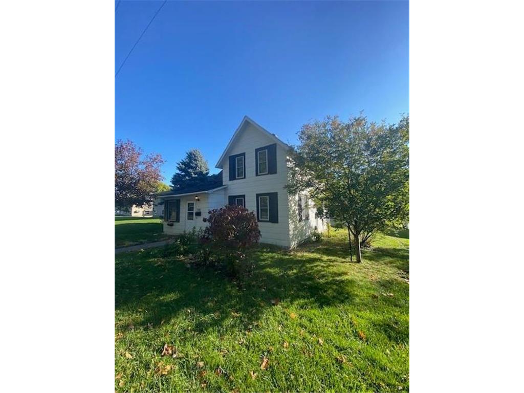 305-5th-avenue-nw-new-prague-mn-56071-mls-6449396-edina-realty