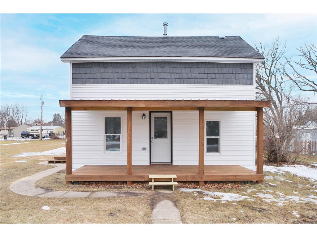 305 Cleveland Street SW Staples MN 56479 6478756 image1