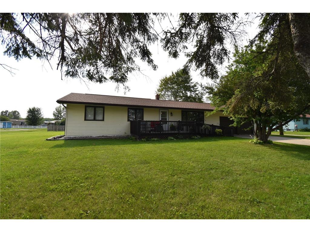 305 Dale Avenue SW Warroad MN 56763 6404727 image1