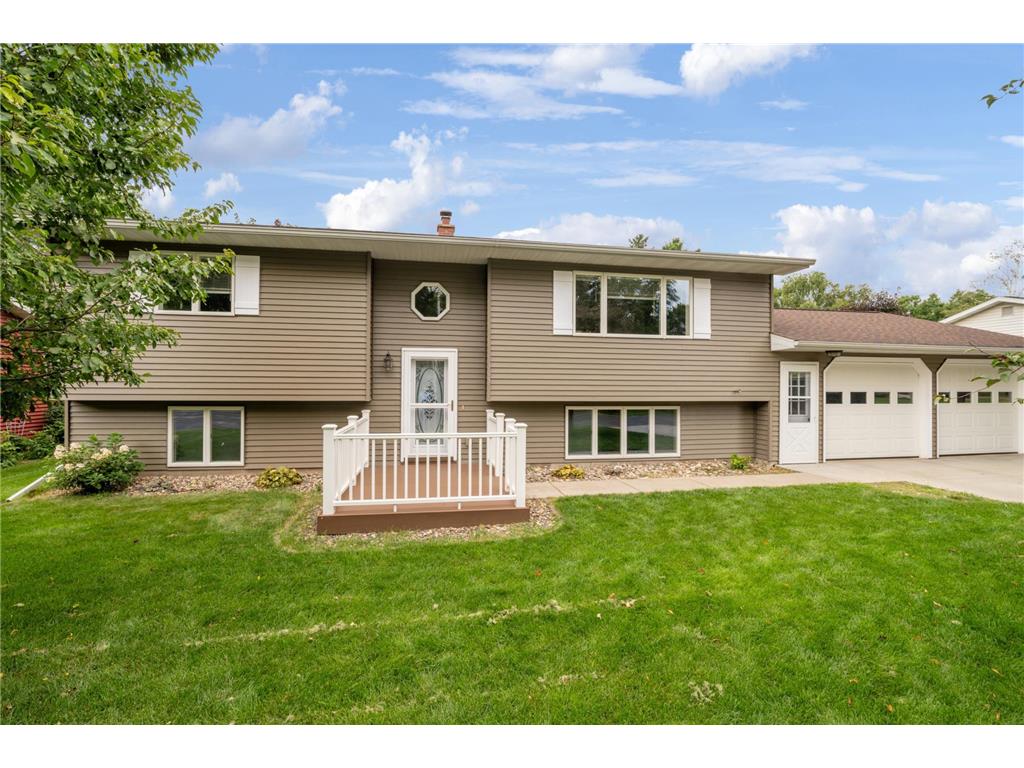 305 Georges Court Woodville WI 54028 6772280 image1