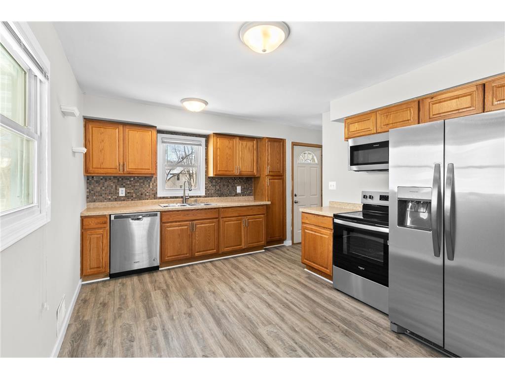 305 Greystone Avenue N Oakdale MN 55128 6808436 image2