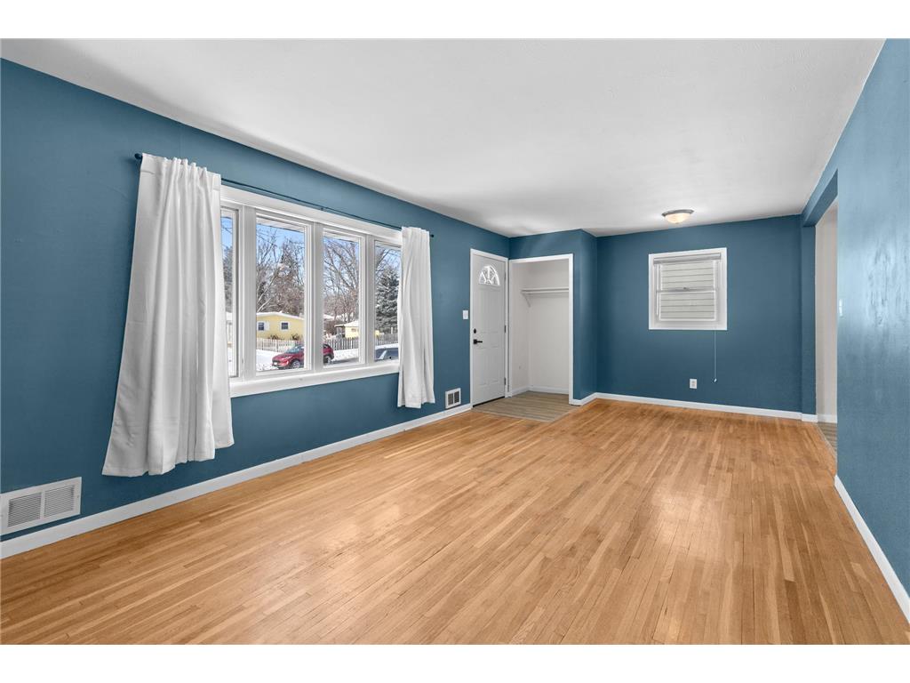 305 Greystone Avenue N Oakdale MN 55128 6808436 image5