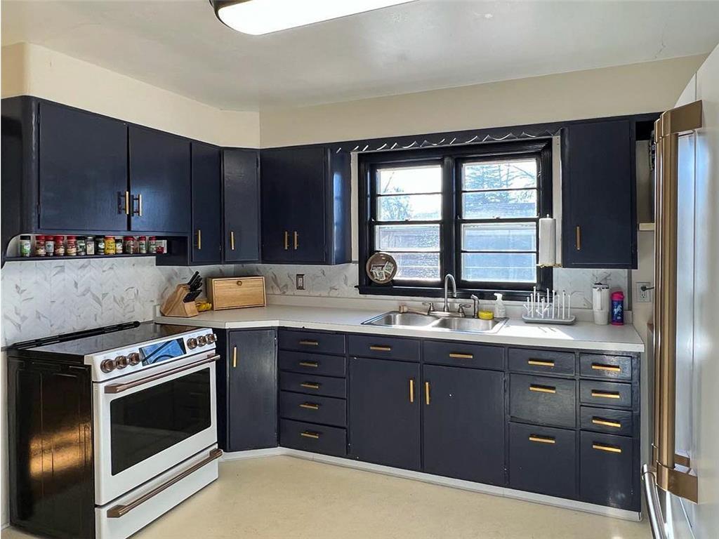 305 Kneale Avenue N Thief River Falls MN 56701 6704265 image13