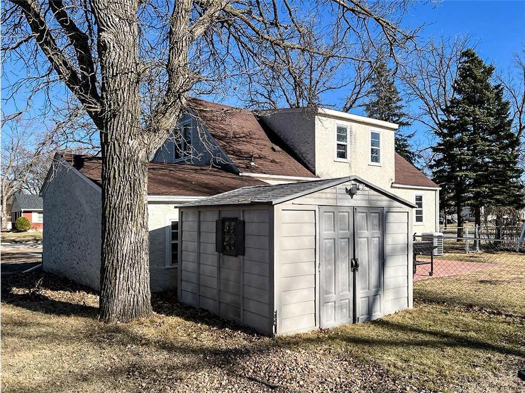 305 Kneale Avenue N Thief River Falls MN 56701 6704265 image4