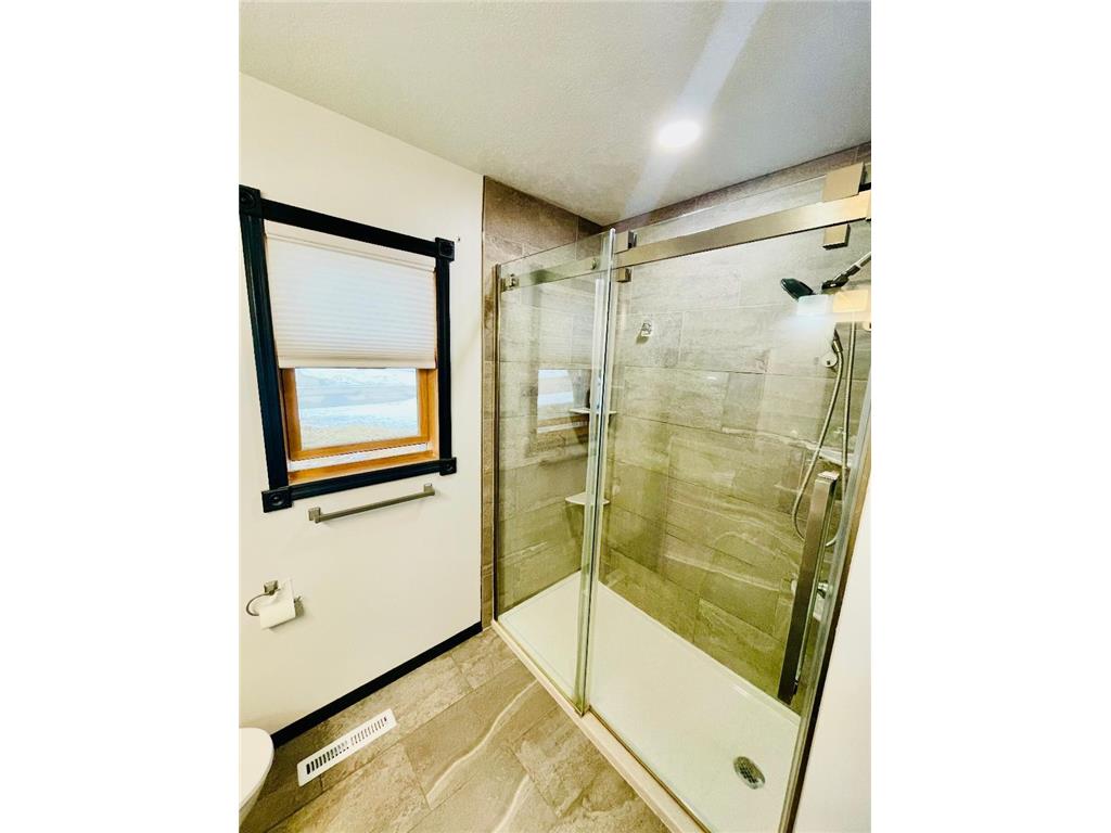 305 Lincoln Court SW Warroad MN 56763 7101411 image11