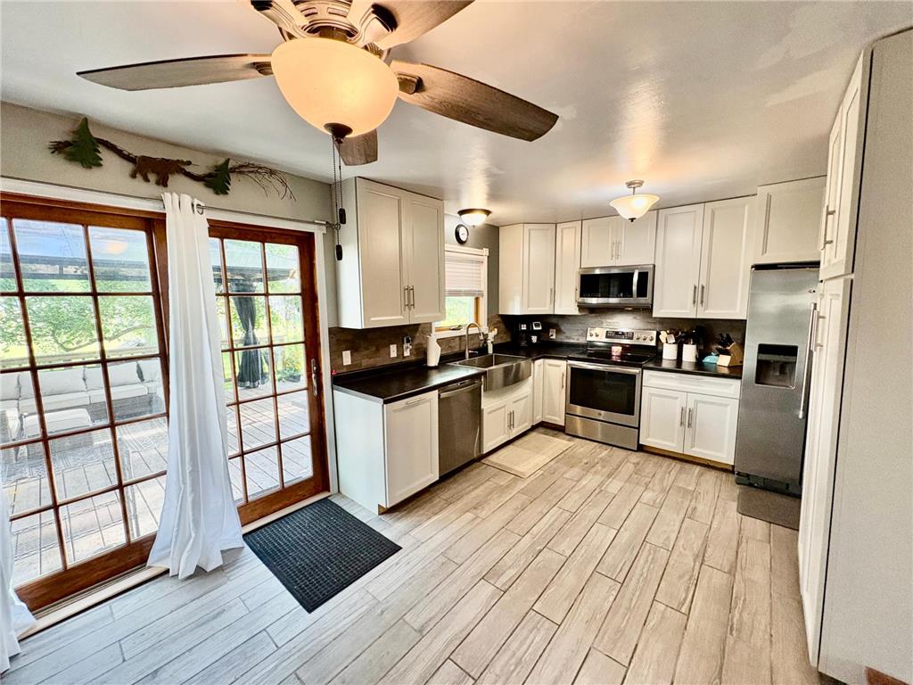 305 Lincoln Court SW Warroad MN 56763 7101411 image6