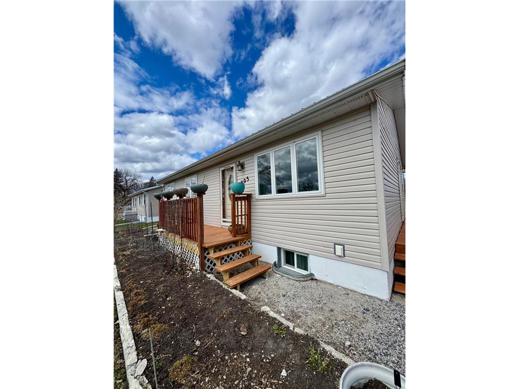 305 Lincoln Street SE Warroad MN 56763 7063444 image2