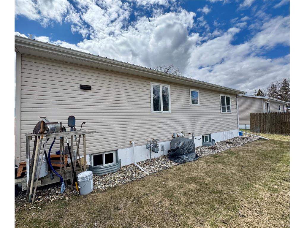 305 Lincoln Street SE Warroad MN 56763 7063444 image20