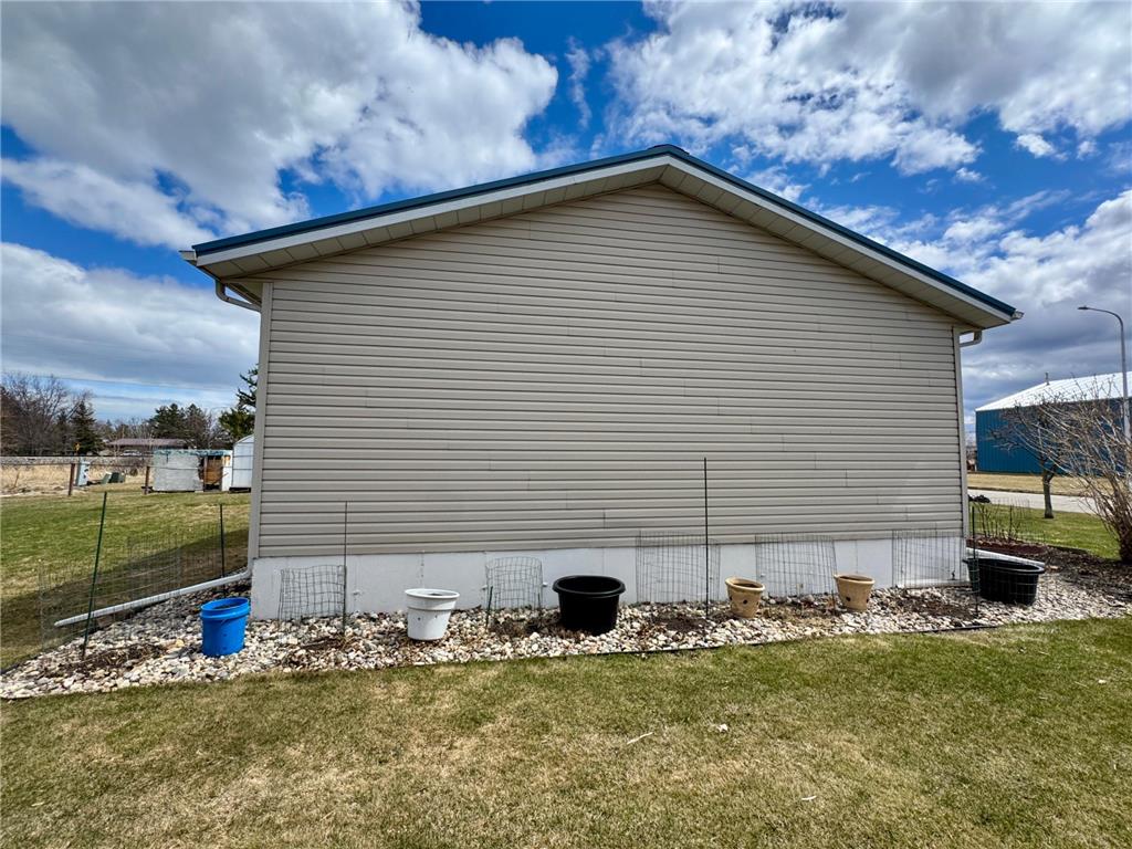 305 Lincoln Street SE Warroad MN 56763 7063444 image22