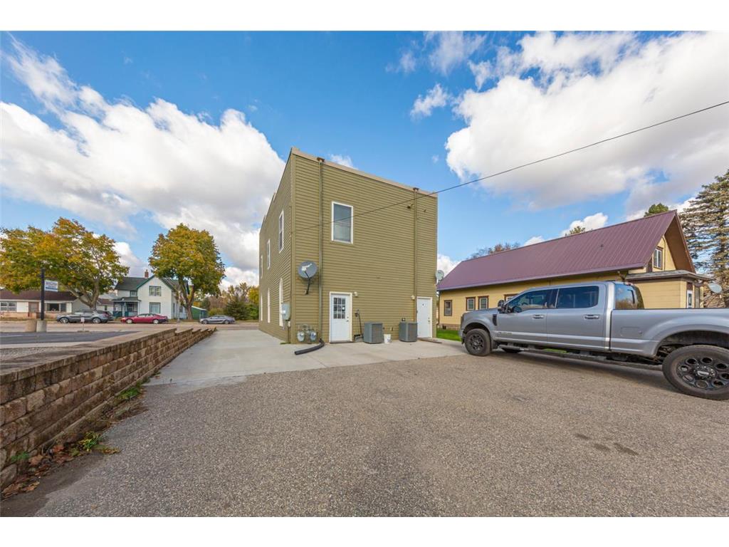 305 Main Street Henderson MN 56044 6811353 image3
