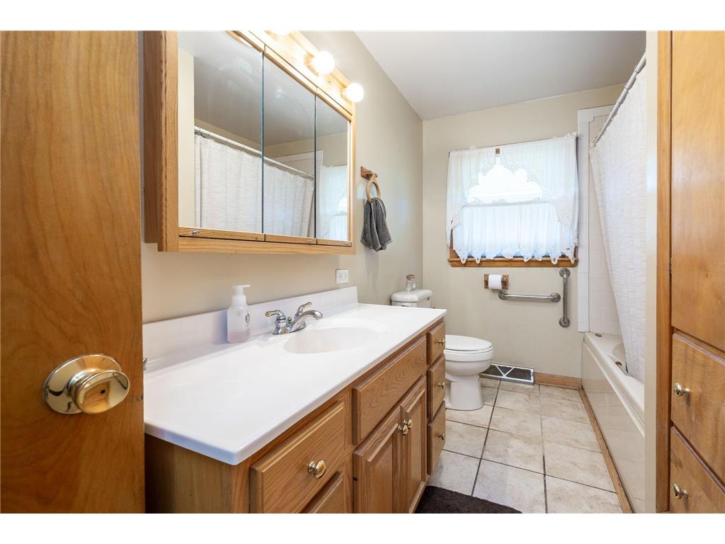 305 Maywood Avenue Eagle Lake MN 56024 7092963 image17