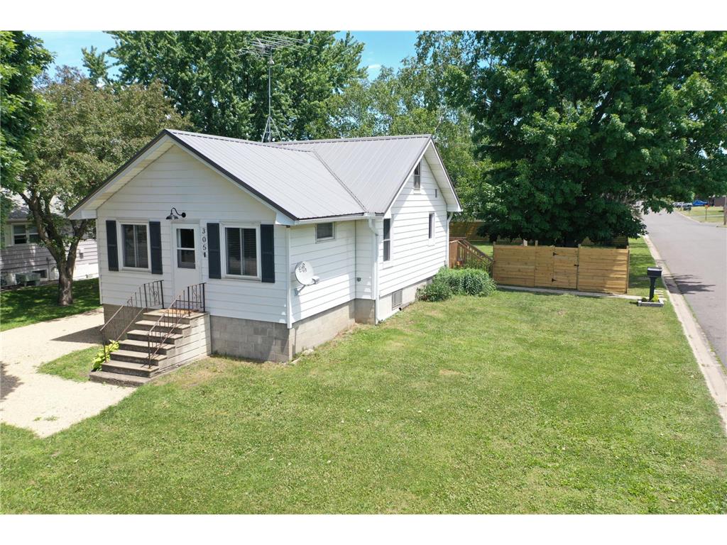 305 N Wabasha Plainview MN 55964 7092104 image1