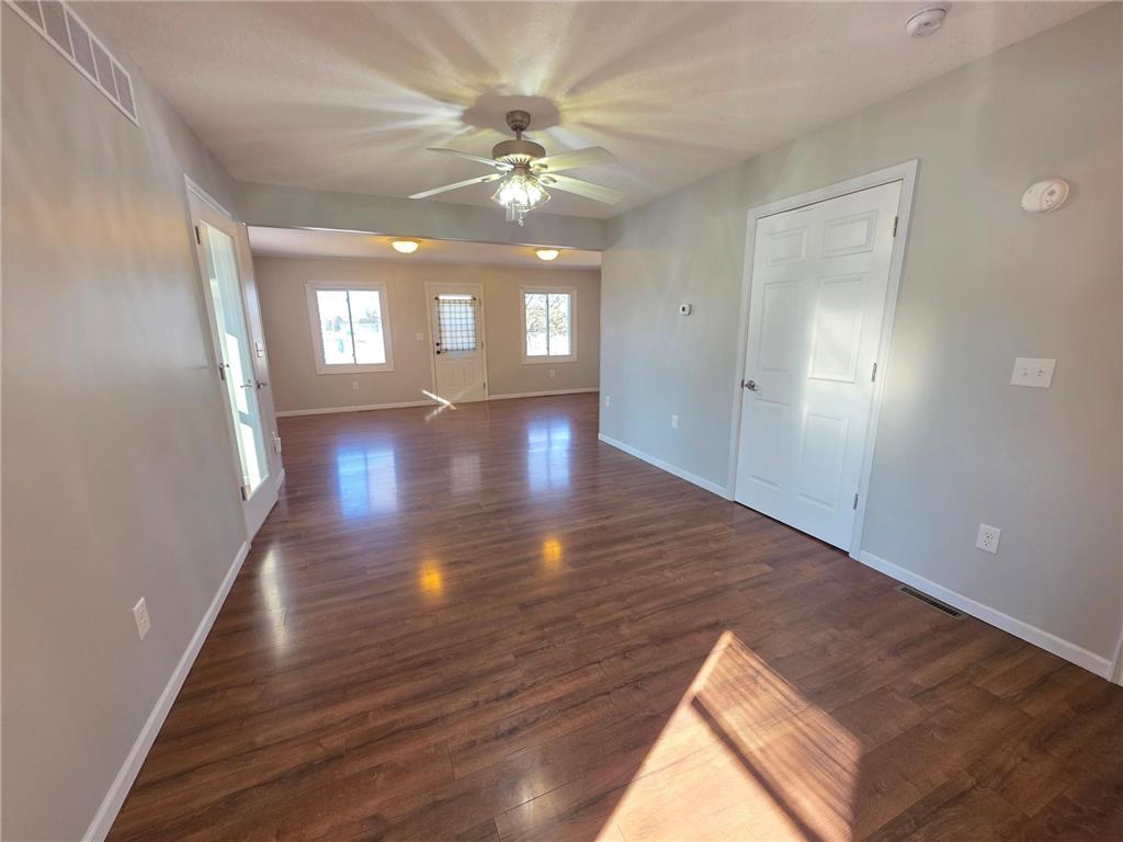 305 N Wabasha Plainview MN 55964 7092104 image17