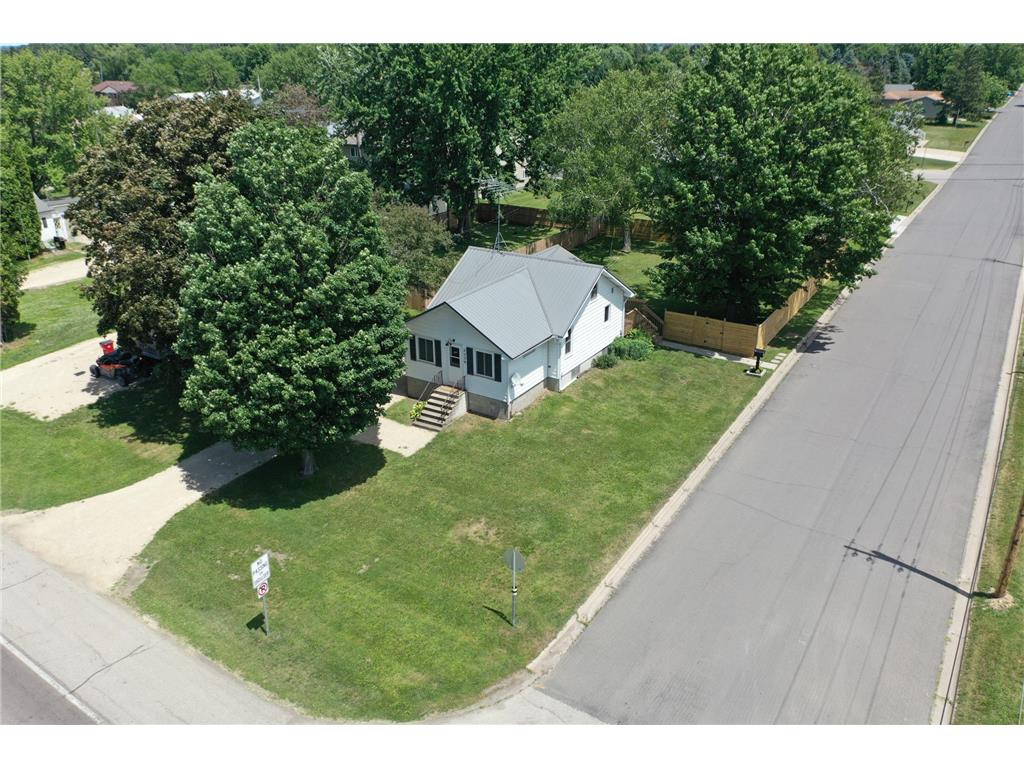 305 N Wabasha Plainview MN 55964 7092104 image2