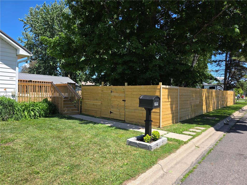 305 N Wabasha Plainview MN 55964 7092104 image9