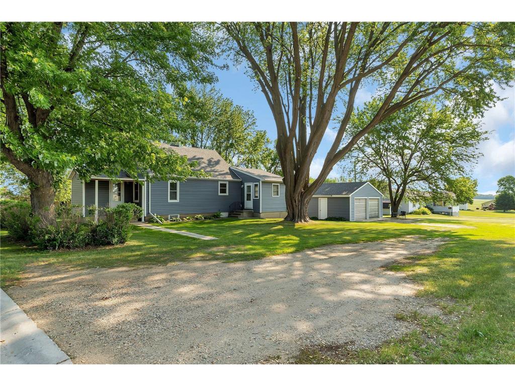 305 NE 4th Street Buffalo Lake MN 55314 6381887 image1