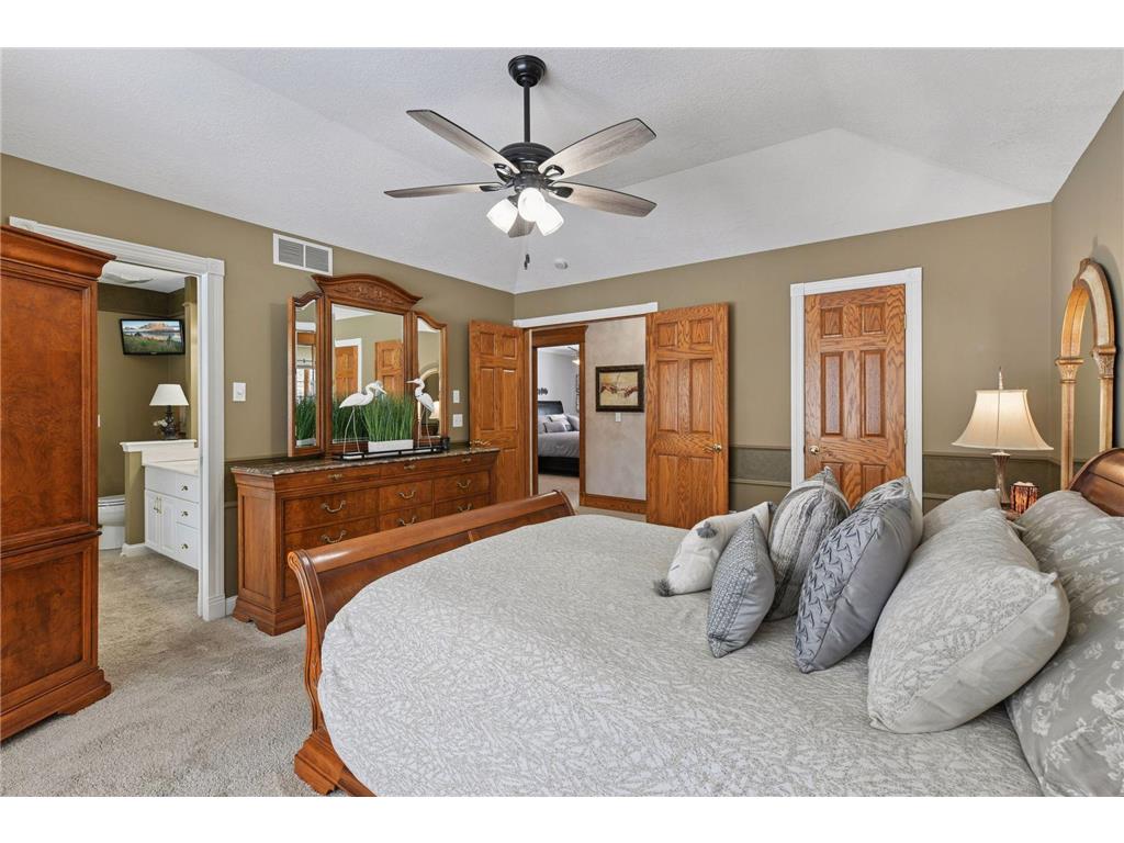 305 Pondview Lane Chaska MN 55318 7026810 image23