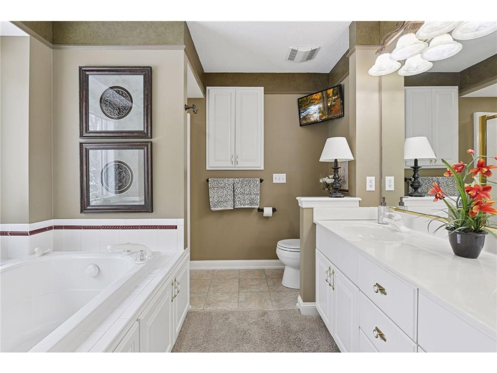 305 Pondview Lane Chaska MN 55318 7026810 image25