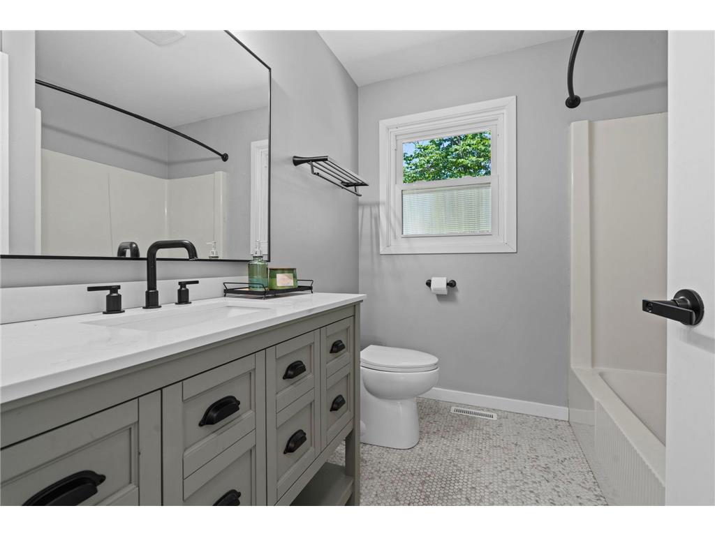 305 Spruce Drive Woodville WI 54028 7080672 image29