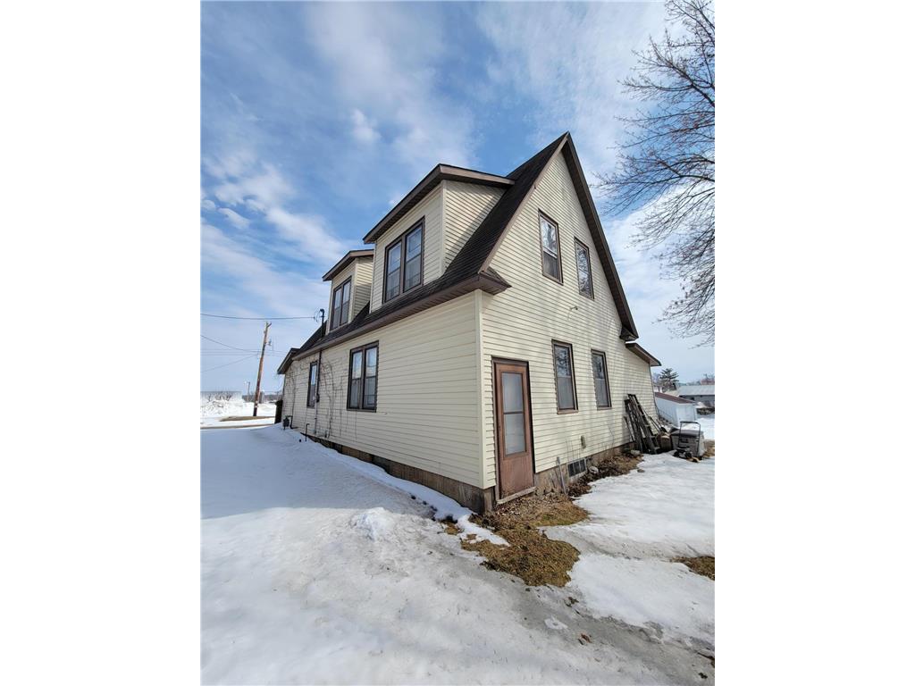 305 State Road 35 Farmington Twp WI 54020 6361110 image1