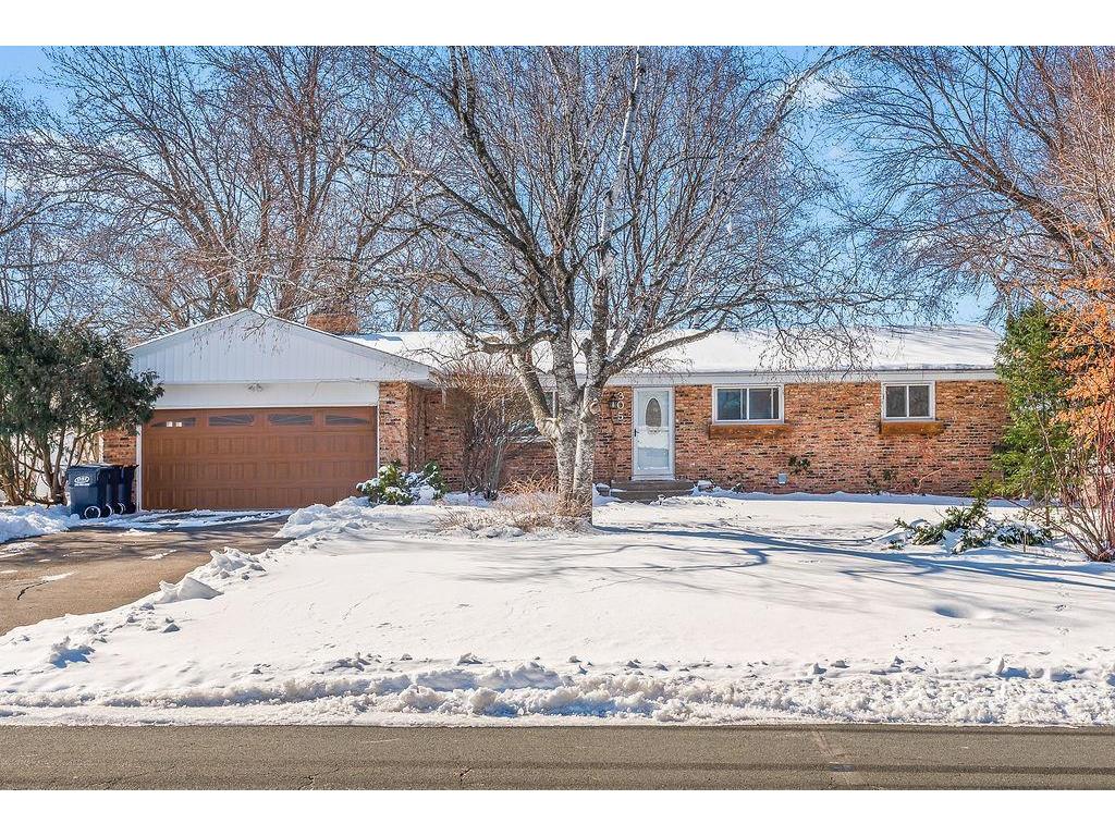 305 W 136th Street Burnsville MN 55337 6504916 image1