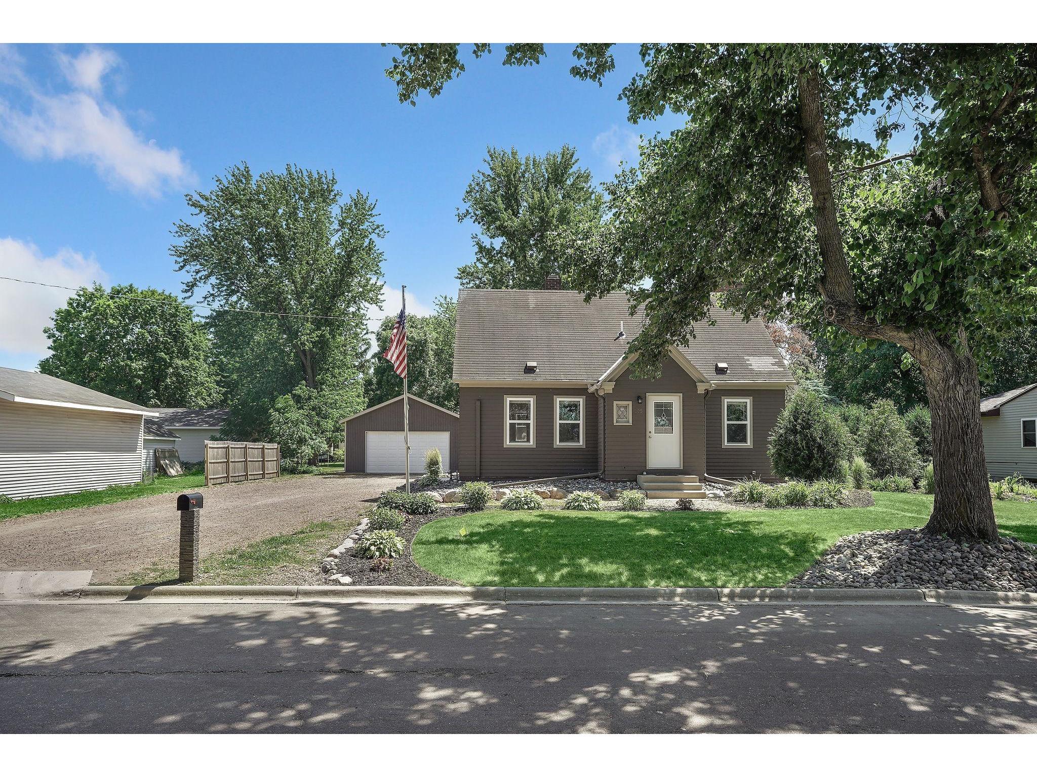 305 W Minnesota Street, Le Center, MN 56057 MLS 5769686 Edina Realty